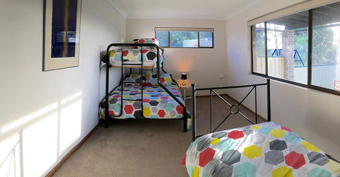 Seacroft - Accommodation ACT 16