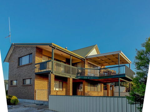 Seacroft - Accommodation ACT 27