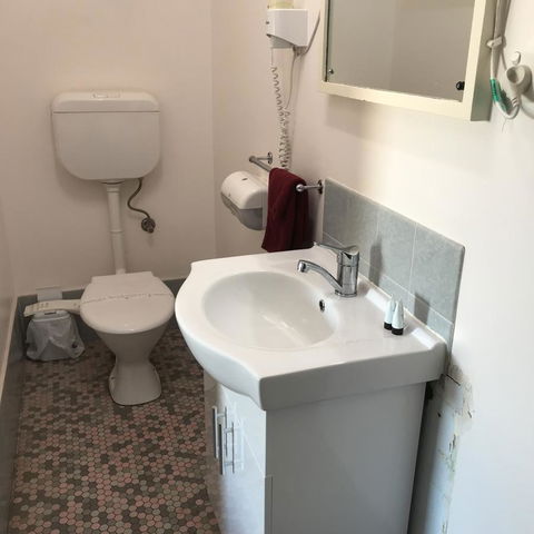 Travelway Motel - Accommodation ACT 11