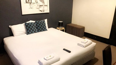 Ambassadors Hotel - Accommodation ACT 36