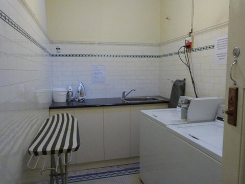 Ambassadors Hotel - Accommodation ACT 26