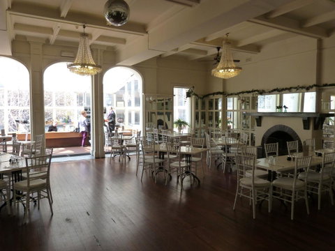 Ambassadors Hotel - Accommodation ACT 16