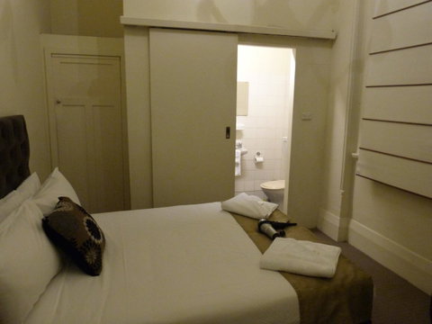 Ambassadors Hotel - Accommodation ACT 11