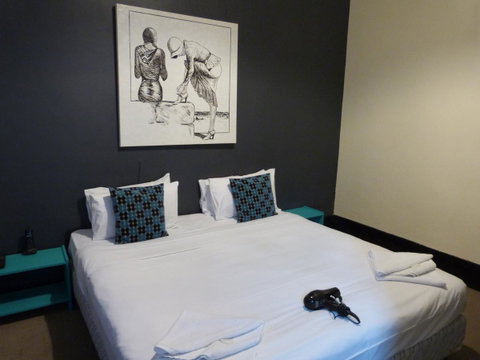 Ambassadors Hotel - Accommodation ACT 31