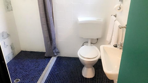 Ambassadors Hotel - Accommodation ACT 37