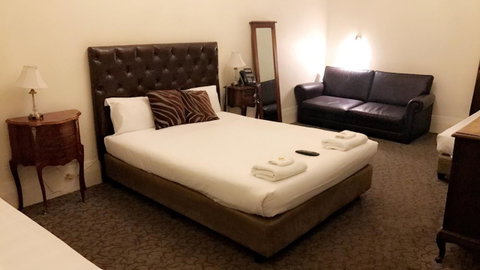 Ambassadors Hotel - Accommodation ACT 29
