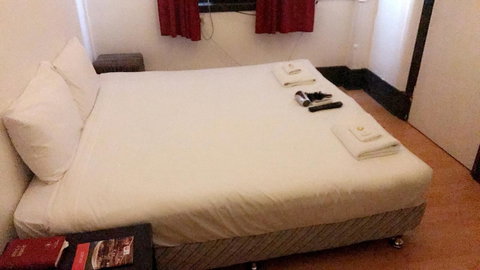 Ambassadors Hotel - Accommodation ACT 42