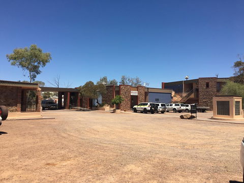 Desert Cave Hotel - Accommodation ACT 36