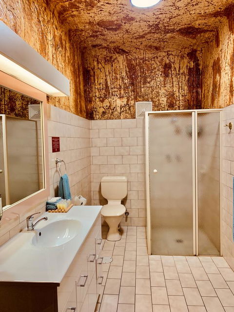 Desert Cave Hotel - Accommodation ACT 6