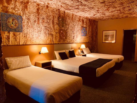 Desert Cave Hotel - Accommodation ACT 29