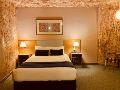Desert Cave Hotel - Accommodation ACT 10