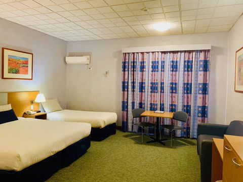 Desert Cave Hotel - Accommodation ACT 26