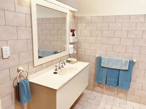 Desert Cave Hotel - Accommodation ACT 21