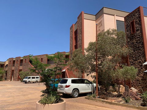 Desert Cave Hotel - Accommodation ACT 30