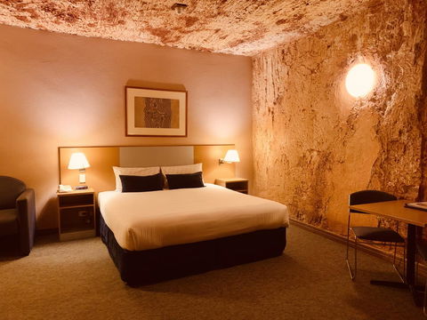 Desert Cave Hotel - Accommodation ACT 17