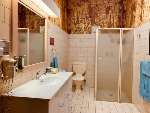 Desert Cave Hotel - Accommodation ACT 5