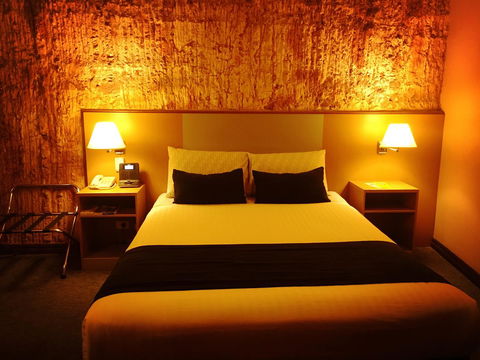 Desert Cave Hotel - Accommodation ACT 38