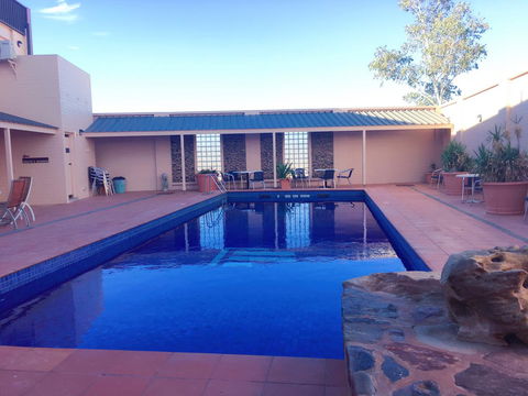 Desert Cave Hotel - Accommodation ACT 44