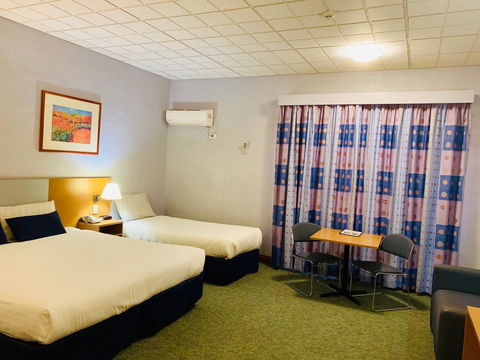 Desert Cave Hotel - Accommodation ACT 32