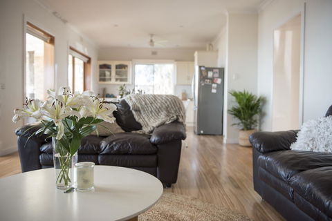 Port Lincoln Seaside Home - Accommodation ACT 4