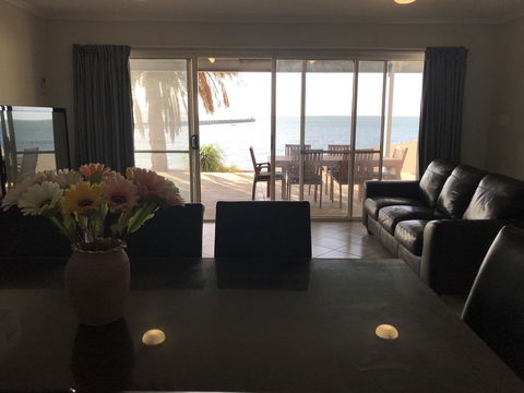 Beachside & Jetty View Apartment 6 - Captain\'s Apt - Accommodation ACT 31