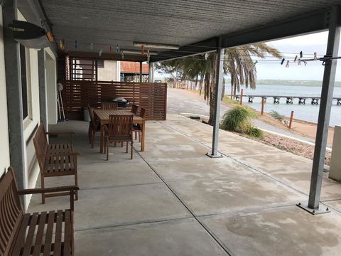 Beachside & Jetty View Apartment 6 - Captain\'s Apt - Accommodation ACT 37