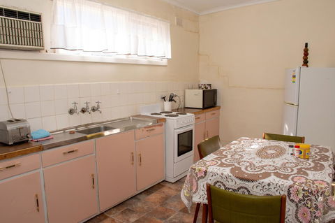 Kimba Units - Accommodation ACT 20