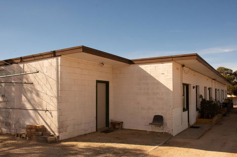Kimba Units - Accommodation ACT 18