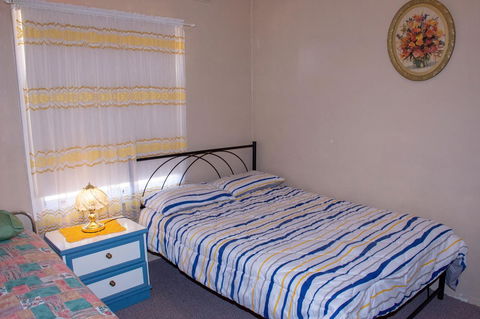 Kimba Units - Accommodation ACT 14
