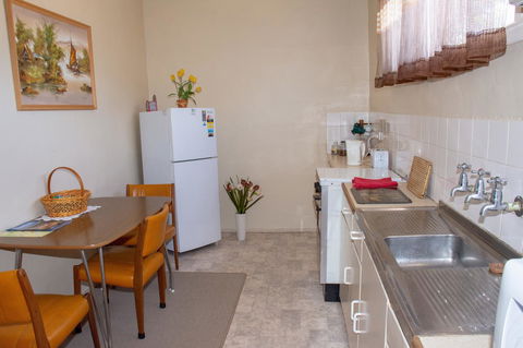 Kimba Units - Accommodation ACT 6
