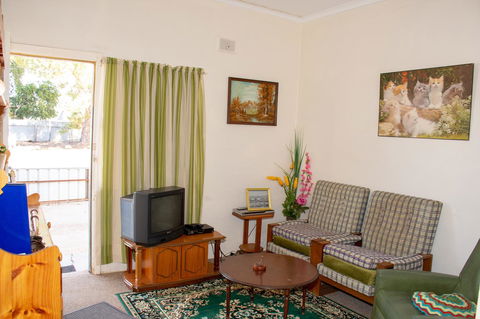 Kimba Units - Accommodation ACT 16