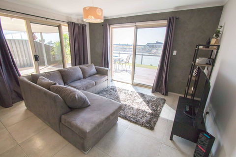Waterfront On Jefferson, At Wellington Marina, SA - Accommodation ACT 6