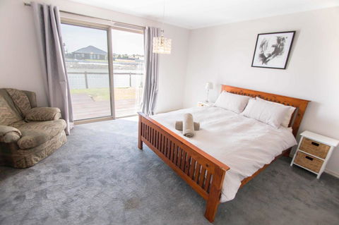 Waterfront On Jefferson, At Wellington Marina, SA - Accommodation ACT 9