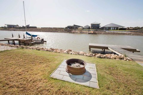 Waterfront On Jefferson, At Wellington Marina, SA - Accommodation ACT 2