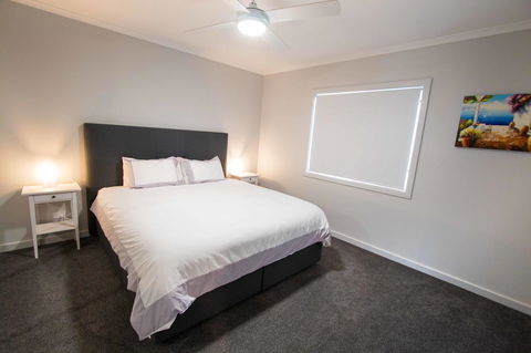 Wellington Lake Retreat - Accommodation ACT 11