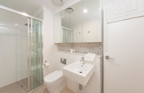 Yaran Suites - Accommodation ACT 15