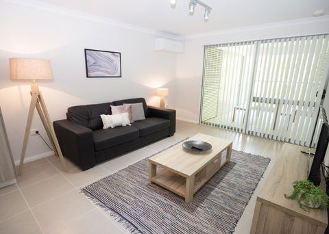 Yaran Suites - Accommodation ACT 14