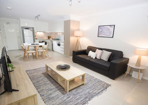 Yaran Suites - Accommodation ACT 13