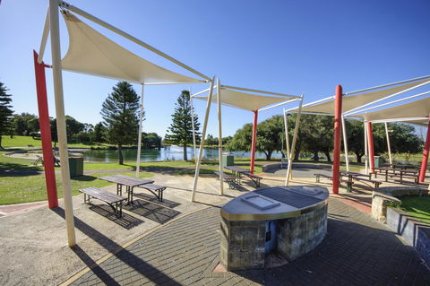 Yaran Suites - Accommodation ACT 3