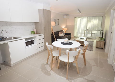 Yaran Suites - Accommodation ACT 16