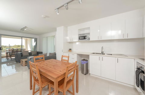 Yaran Suites - Accommodation ACT 42