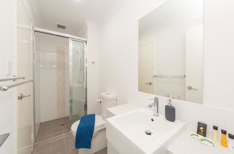 Yaran Suites - Accommodation ACT 38