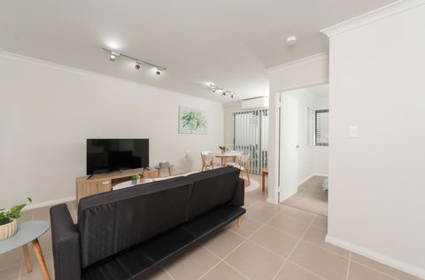 Yaran Suites - Accommodation ACT 30