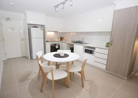 Yaran Suites - Accommodation ACT 18