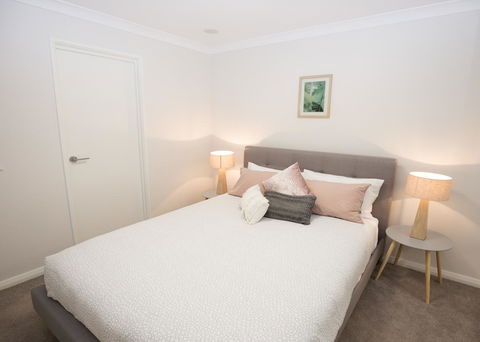 Yaran Suites - Accommodation ACT 6