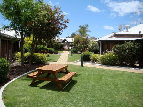 Dunsborough Central Motel - Accommodation ACT 3