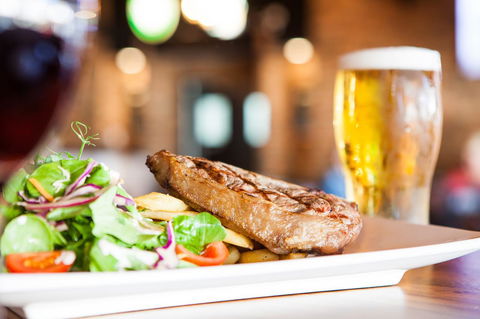 Leisure Inn Hotel Rockingham - Accommodation ACT 18