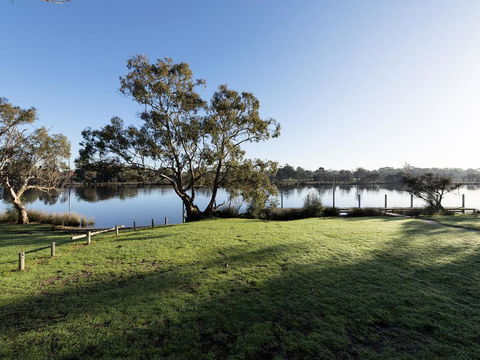 Swan River Hotel - Accommodation ACT 25