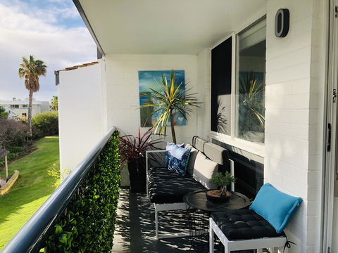 West Beach Lagoon 220 Stylish And Cozy - Accommodation ACT 7
