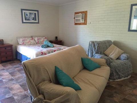 Surf Shack - Accommodation ACT 4